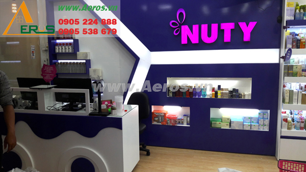 thiết kế shop mỹ phẩm Nuty quận 10 của anh Thắng